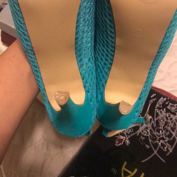 Heels - Picture 6 of 7